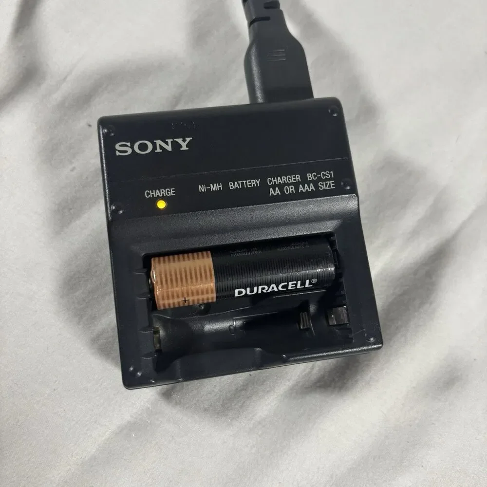 Sony BC-CS1 Battery Charger Charges Two 2 Batteries